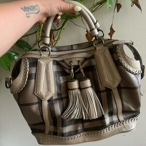 Women Burberry hand bag